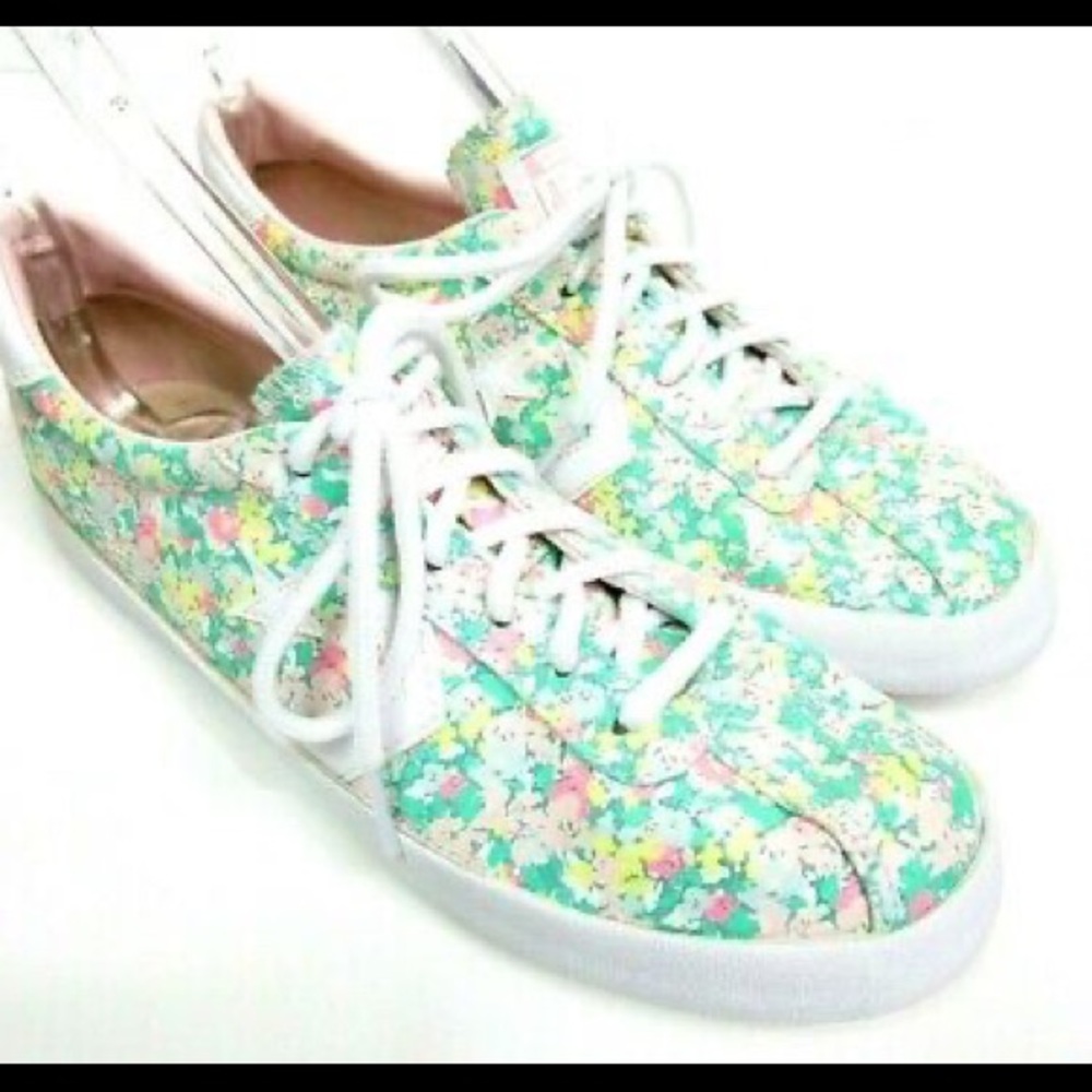 Low Top Floral Converse, Perfect for Spring! - Picture 2 of 2